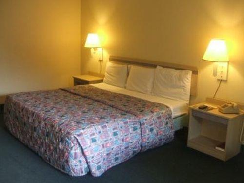 Regency Inn And Conference Center Clinton Habitación foto
